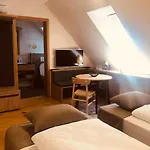 Na Vasi Restavracija In Prenocisca