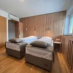 Na Vasi Restavracija In Prenocisca