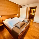 Na Vasi Restavracija In Prenocisca Škofja Loka