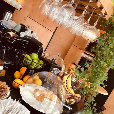 Na Vasi Restavracija In Prenocisca ホテル 4*