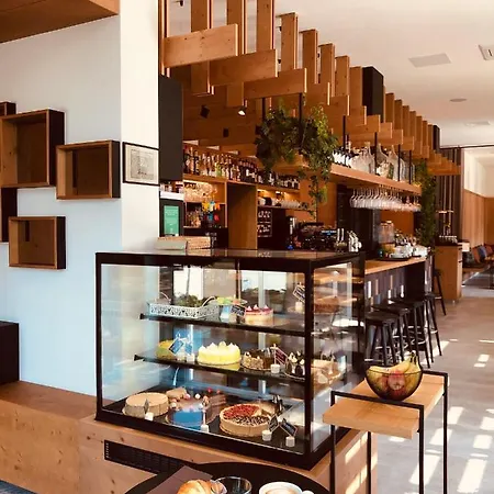 Na Vasi Restavracija In Prenocisca Отель Шкофья-Лока