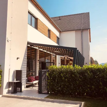Hotel Na Vasi Restavracija In Prenocisca 4*