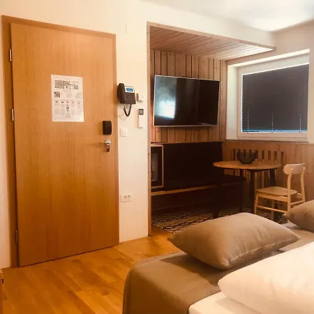 ホテル Na Vasi Restavracija In Prenocisca Škofja Loka