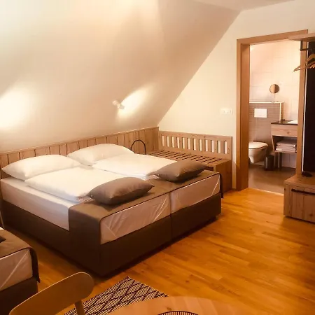 Na Vasi Restavracija In Prenocisca