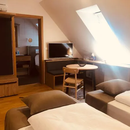 Na Vasi Restavracija In Prenocisca