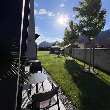 Na Vasi Restavracija In Prenocisca ホテル Škofja Loka