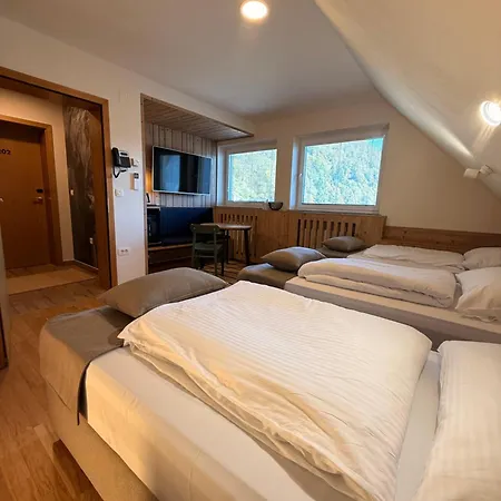 Na Vasi Restavracija In Prenocisca