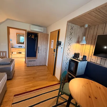 Hotel Na Vasi Restavracija In Prenocisca Škofja Loka