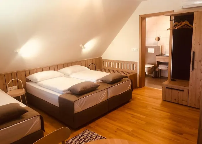 Na Vasi Restavracija In Prenocisca