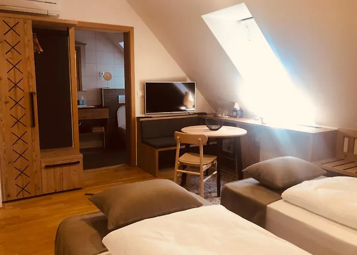 Na Vasi Restavracija In Prenocisca