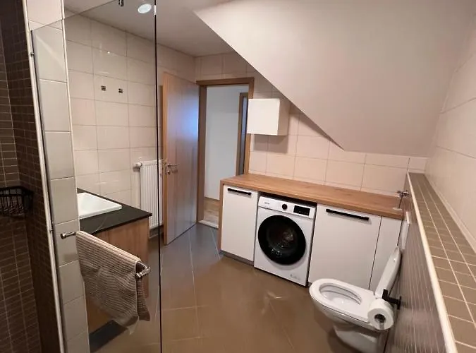 Na Vasi Restavracija In Prenocisca 호텔