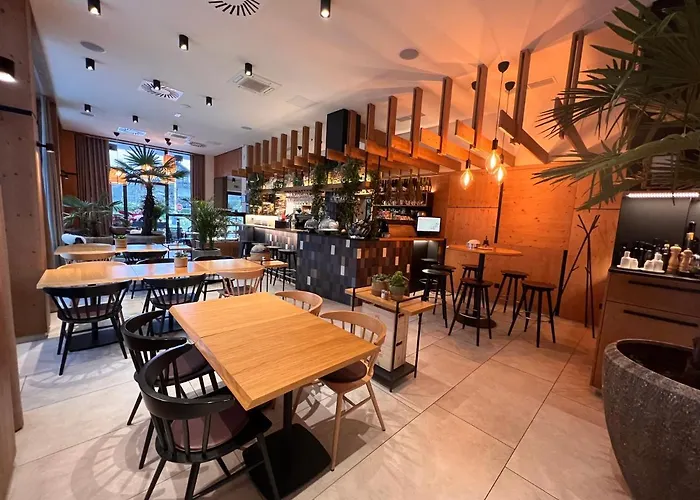 호텔 Na Vasi Restavracija In Prenocisca 4*