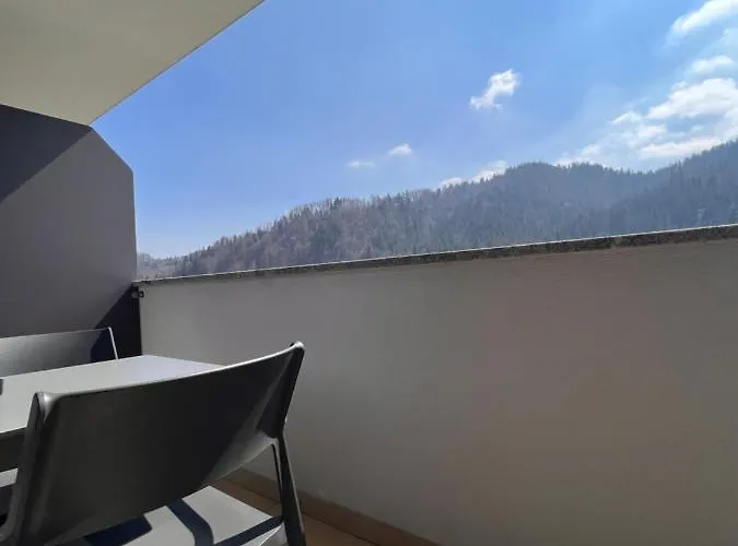 Na Vasi Restavracija In Prenocisca 4* Škofja Loka