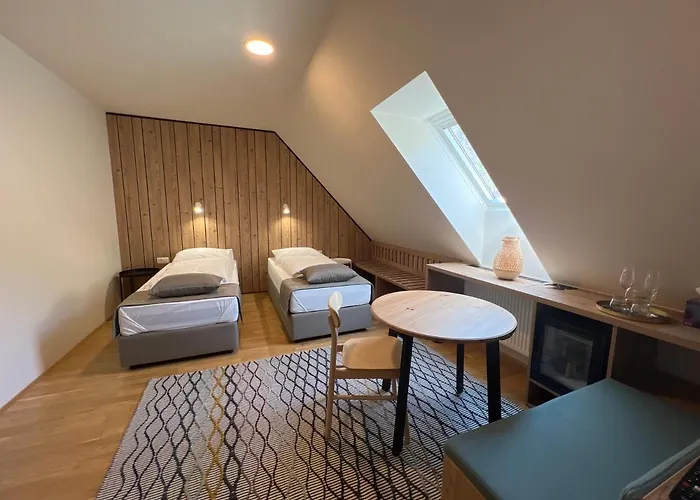 Na Vasi Restavracija In Prenocisca 4* 슈코퍄로카