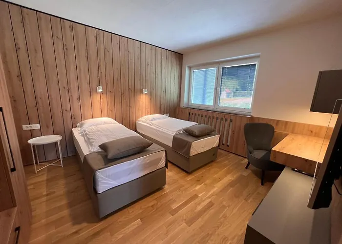 Na Vasi Restavracija In Prenocisca 4* Škofja Loka