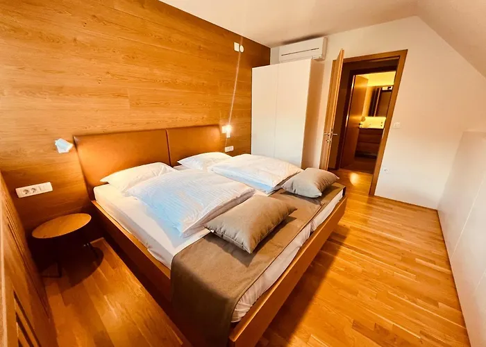 Na Vasi Restavracija In Prenocisca Škofja Loka