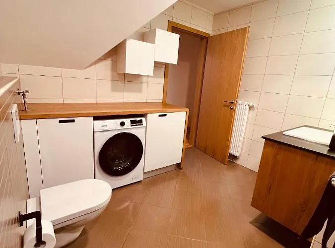 Na Vasi Restavracija In Prenocisca Škofja Loka