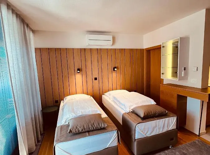 Hotel Na Vasi Restavracija In Prenocisca